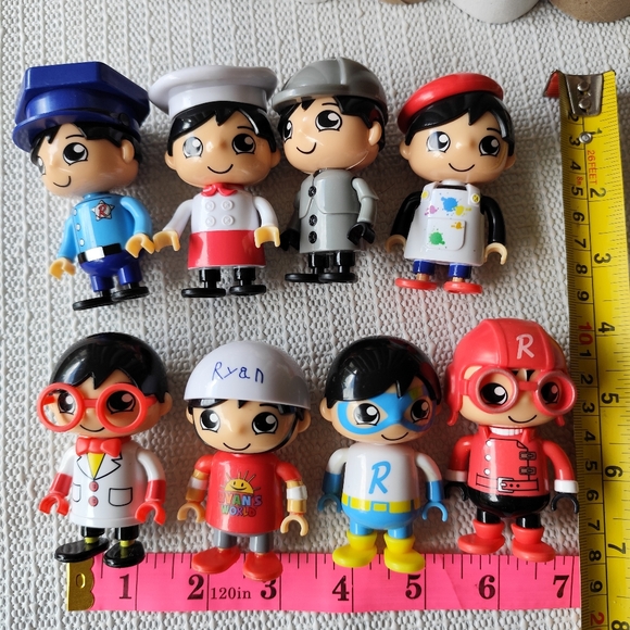 Ryan's World 8 Figures lot - Picture 3 of 3